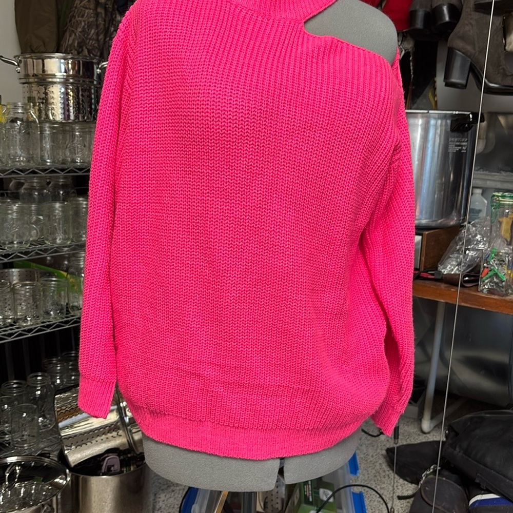 Women's Bright Pink Sweater